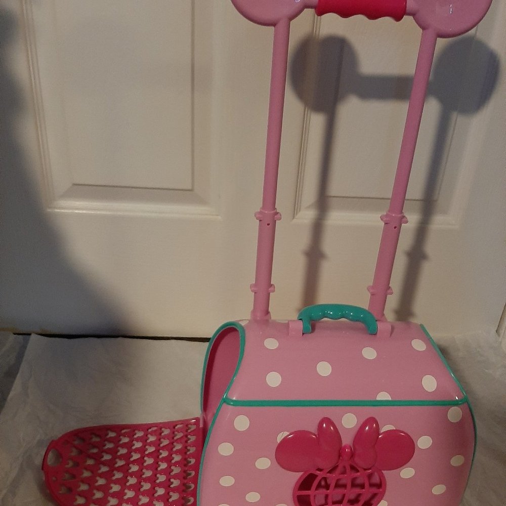 Disney Minnie Mouse, pink /white polka dot pet carrier with wheels